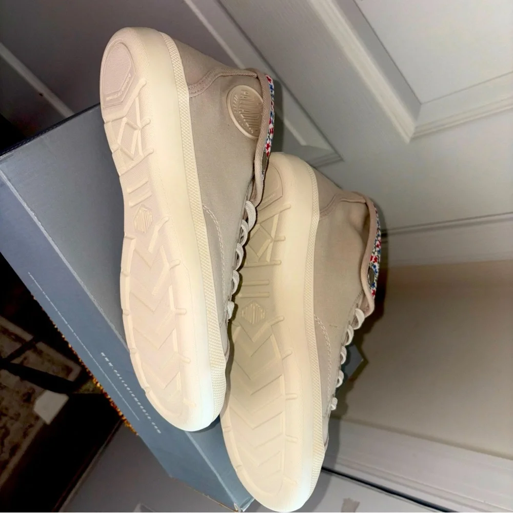 Palladium Women's Aventure Sneaker Lotus Canvas Hi Top Shoes -Size US 8 - Picture 2 of 12